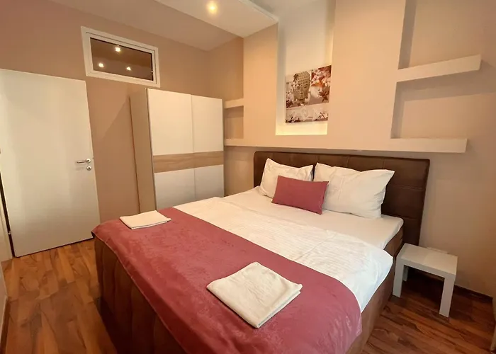 Aurellia Serviced Appartement *